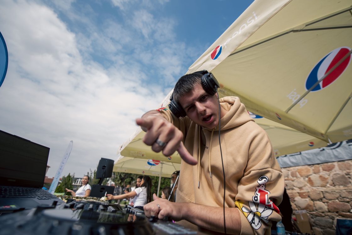 11Октомври-Прилеп